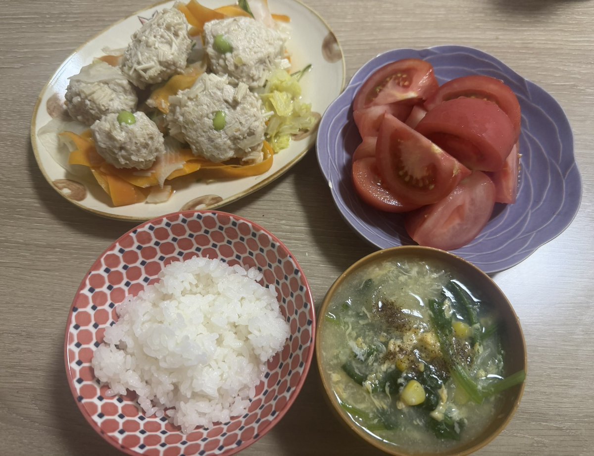 J60CC's tweet photo. 昨日はコンビニに駆け込んでしまったけど今日は今日は無事夕飯に着地できました✌︎('ω')✌︎ https://t.co/FsoFqghXGg