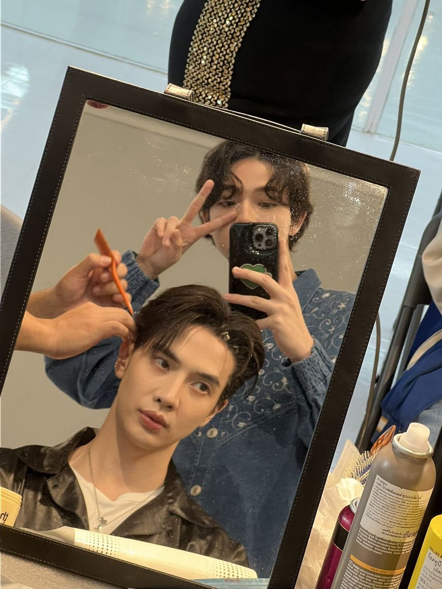 JORNOR40's tweet photo. คู่นี้เคมีอะไรคับเนี่ย เห็นแล้วคันหัวว่ะ 

{ #maxkybas #แม็กกี้บาส } https://t.co/biCWnVUnZS