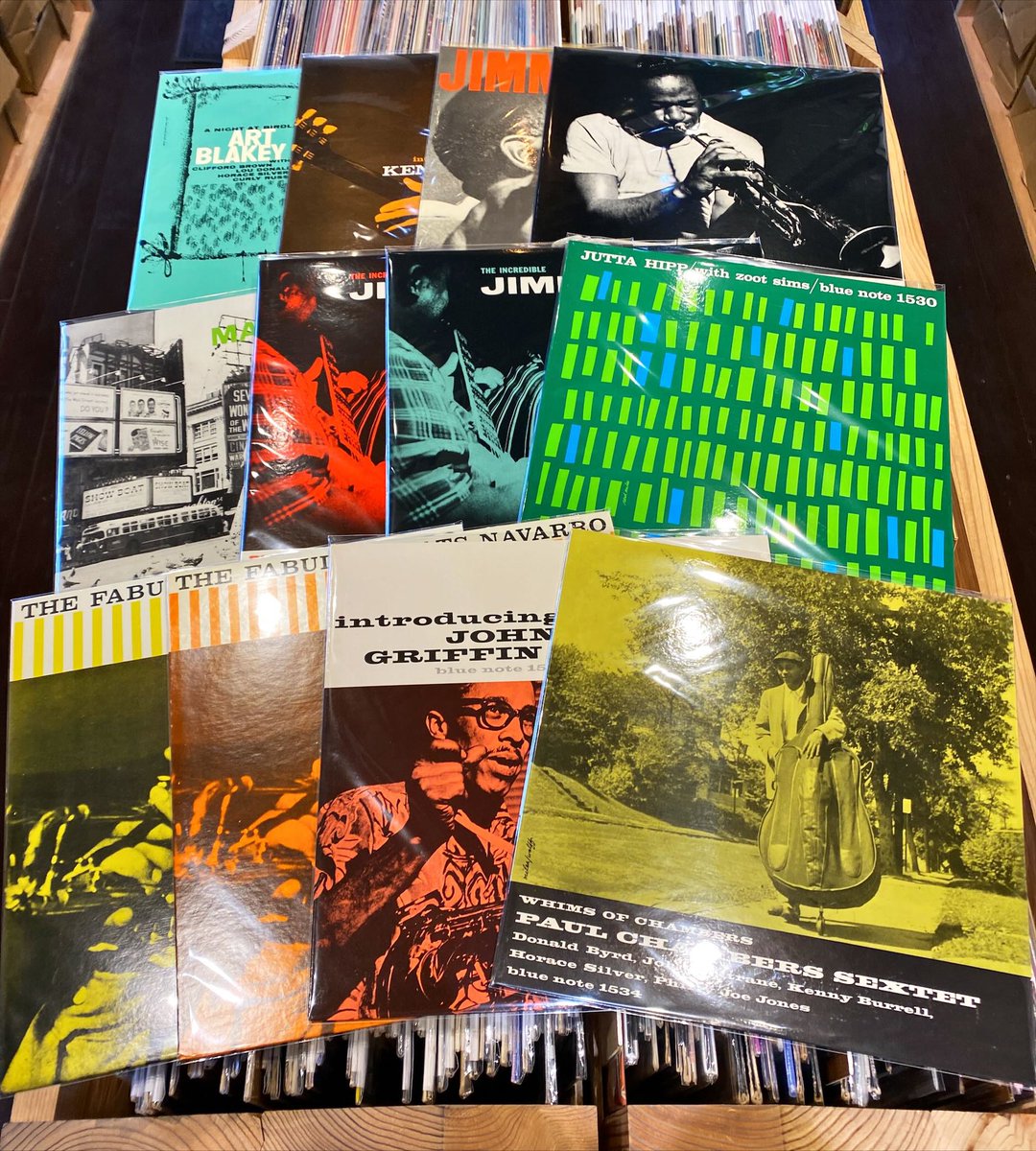 kanko_record's tweet photo. 【1500番台】
BLUE NOTEの1500番台。しかも、40年以上経ったとは思えない極美品コンディションが入荷してます。既に販売済みのタイトルもございますが、せっかくなので在庫のある作品を番号順に並べてみました🦜🦜🦜いい……………。この機会にジャズに触れてみるも良し、欠番を埋めるも良し。ぜひ✨ https://t.co/noiXbo3oOe