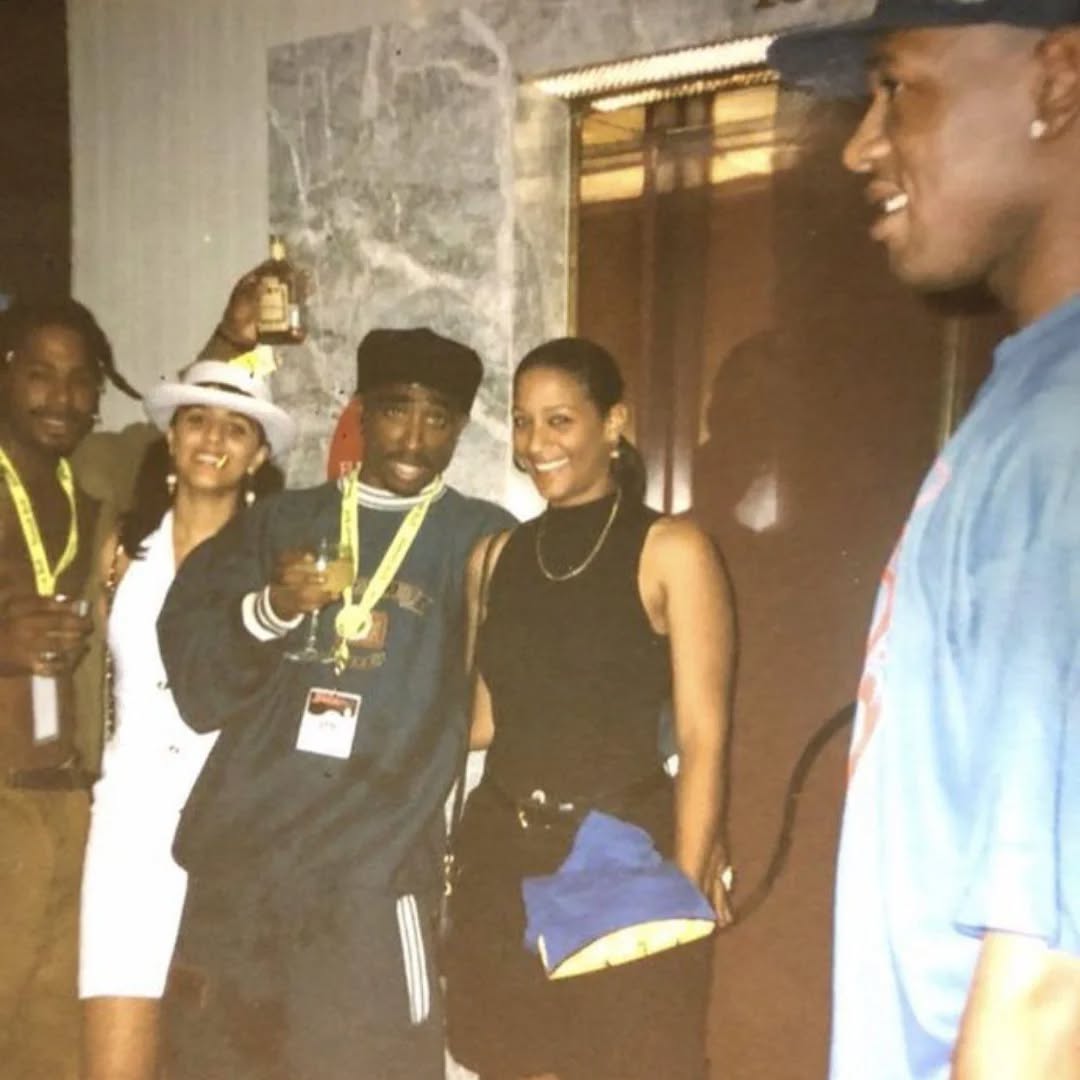 Manlike_Solz's tweet photo. Cougnut,  2pac &amp; Master P 1994. 🕊️ https://t.co/FTUuFLpeU1