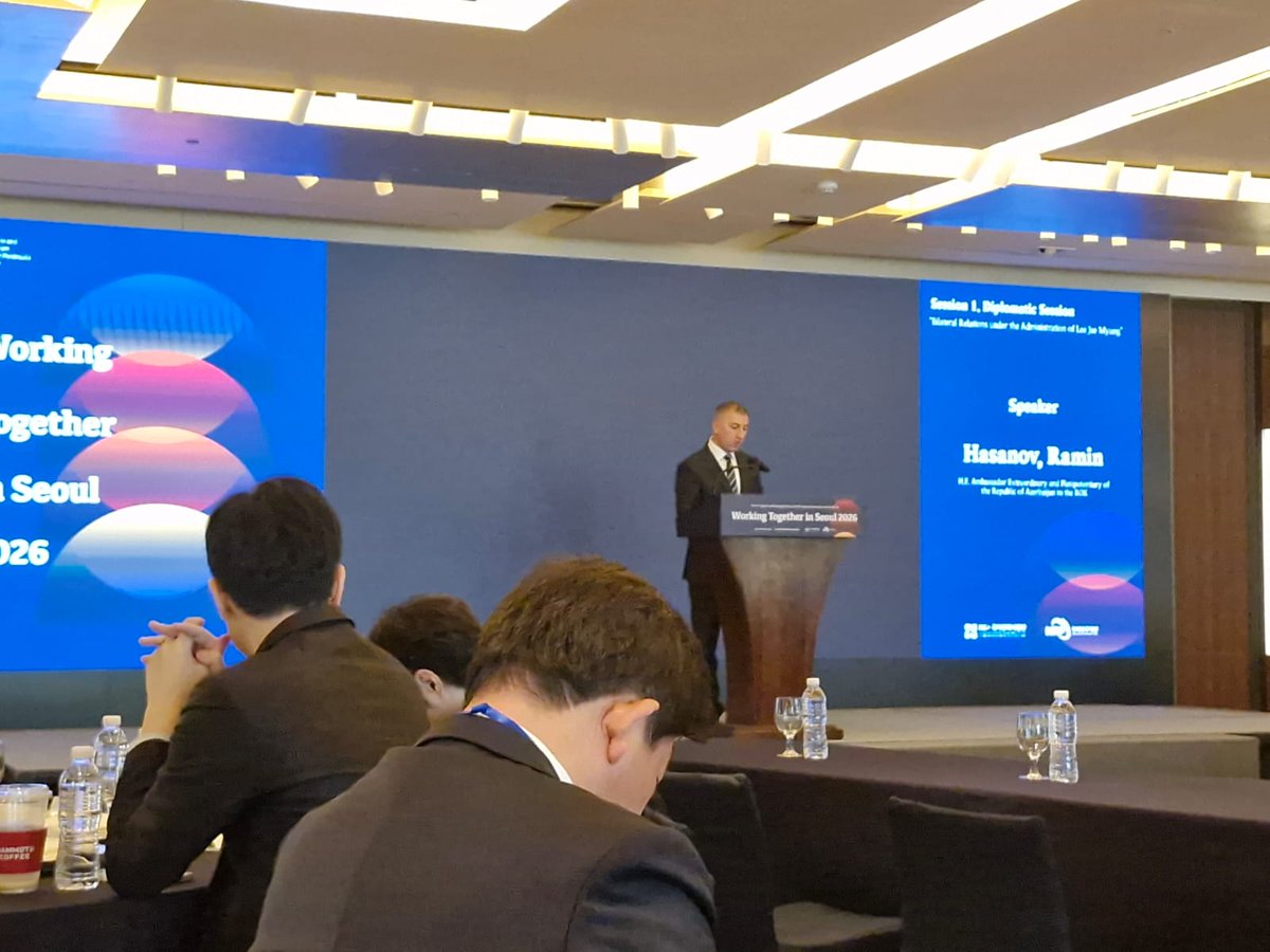 AzEmbKorea's tweet photo. Azərbaycan təmsilçiləri Seulda Hankuk Xarici Dillər Universitetinin Beynəlxalq Regionşünaslıq Mərkəzinin "HK+ Milli Strategiyalar Tədqiqat Layihəsi" Agentliyinin təşkilatçılığı ilə keçirilmiş "Koreya Yarımadası və Şimal üçün mədəniyyət və strategiyalar" mövzusunda 6-cı Forumda çıxış ediblər @aircenteraz