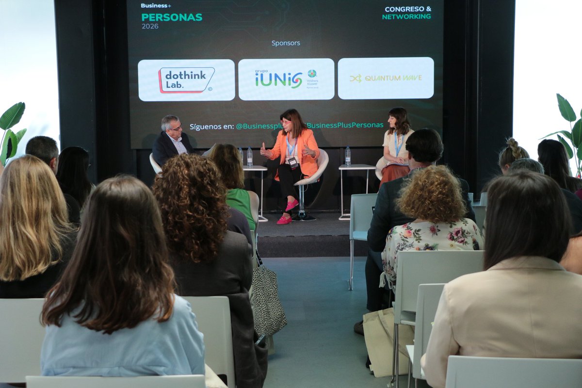 BusinessPlus_es's tweet photo. El burnout silencioso es el mayor enemigo de tu cuenta de resultados. Mar Novillo (CES Cardenal Cisneros) y Carmen Soler (rhsaludable) abren el debate: bienestar no es un frutero en la oficina. Es estrategia de salud integral. Absentismo = falta de gestión emocional 🧠🧘‍♀️ #RRHH https://t.co/mWoq8KMJHG