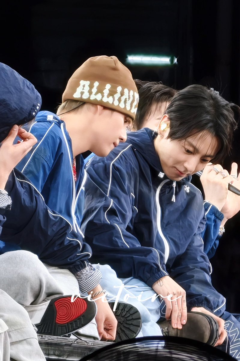 Victoire0613's tweet photo. 260613 BTS WORLD TOUR 'ARIRANG' IN BUSAN

#정국 #JUNGKOOK #JK
#태형 #V 
#BTS #방탄소년단 @BTS_twt https://t.co/PMJEVbeYD3