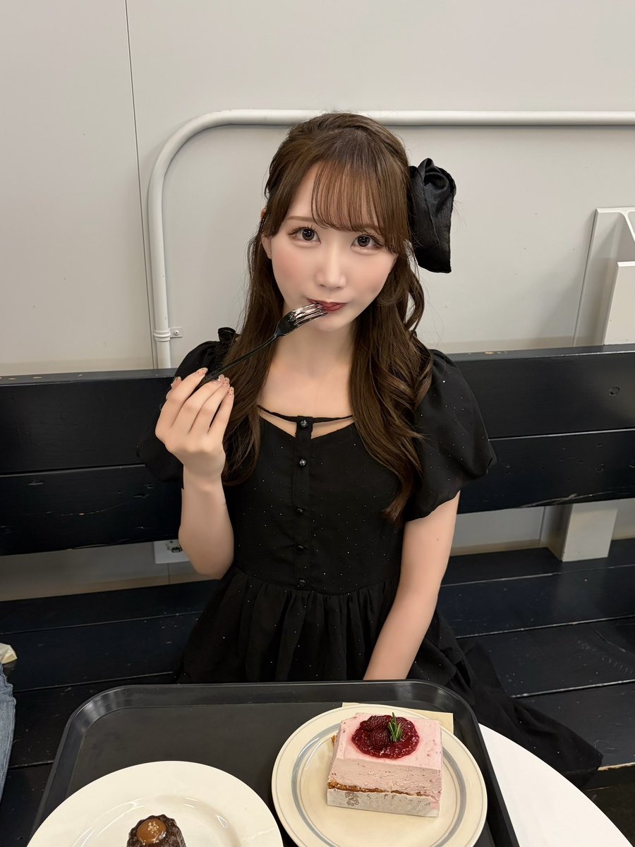 konishi_nico__'s tweet photo. 明日からダイエットする🪄︎︎✨ https://t.co/PXuP2EeAwY