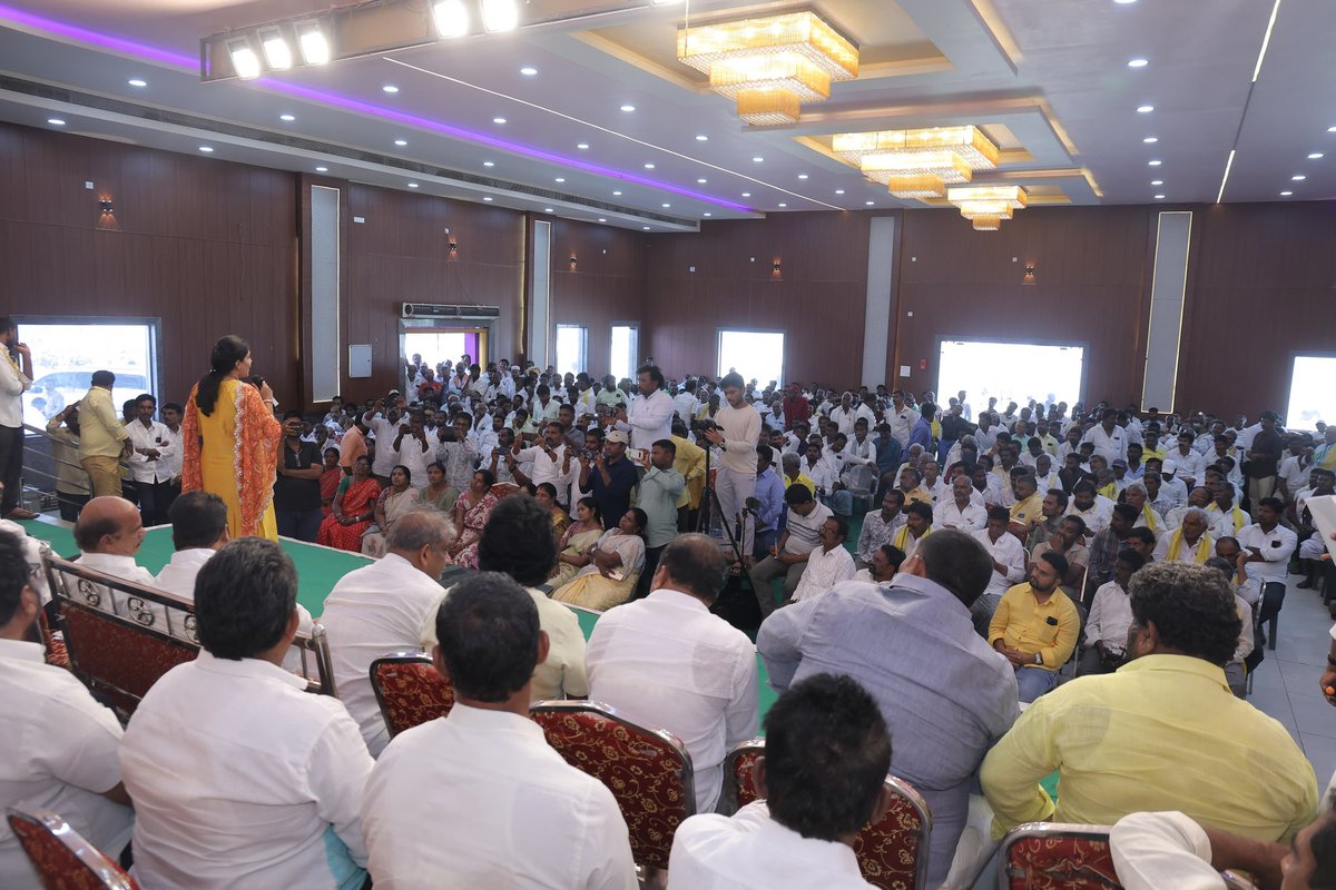 IamDrLakshmiG's tweet photo. రానున్న స్థానిక సంస్థల ఎన్నికల్లో కూటమి అభ్యర్థులను గెలిపించి అభివృద్ధికి మద్దతు ఇవ్వాలని ఆమె కోరారు.(4/4)

#2YearsOfProgress #2YrsOfTrustDevelopmentWelfare #ProgressiveAP #NaraChandrababuNaidu #NaraLokesh #GottipatiLakshmi #LalithKadiyala #DarsiDevelopmentWithLakshmi https://t.co/BXGLUZE5NF