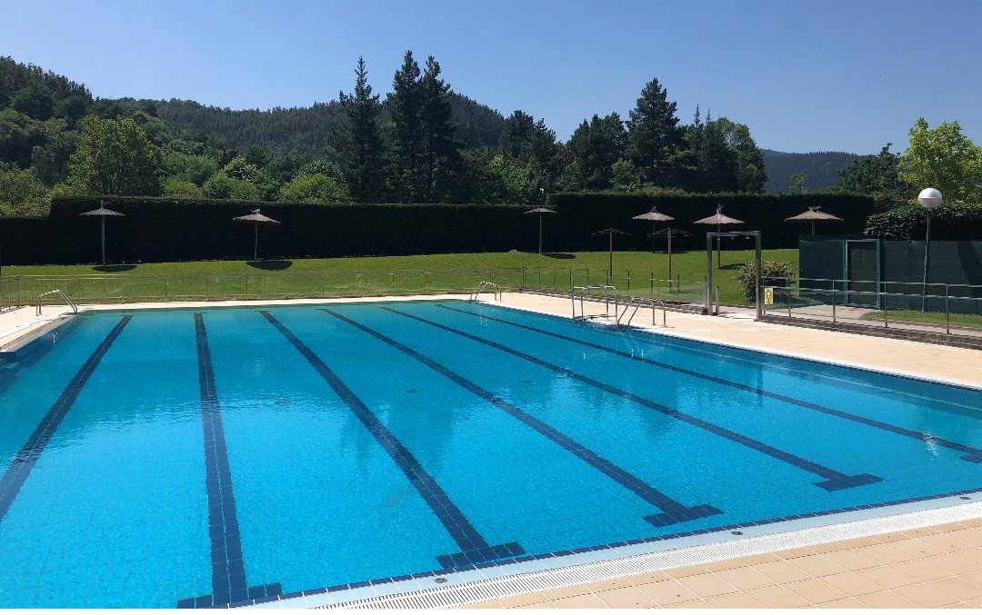 rafaarberas's tweet photo. Las piscinas descubiertas de Arandia están abiertas desde ayer.https://t.co/ojBbqmUdDC https://t.co/zGzZQP6FwJ