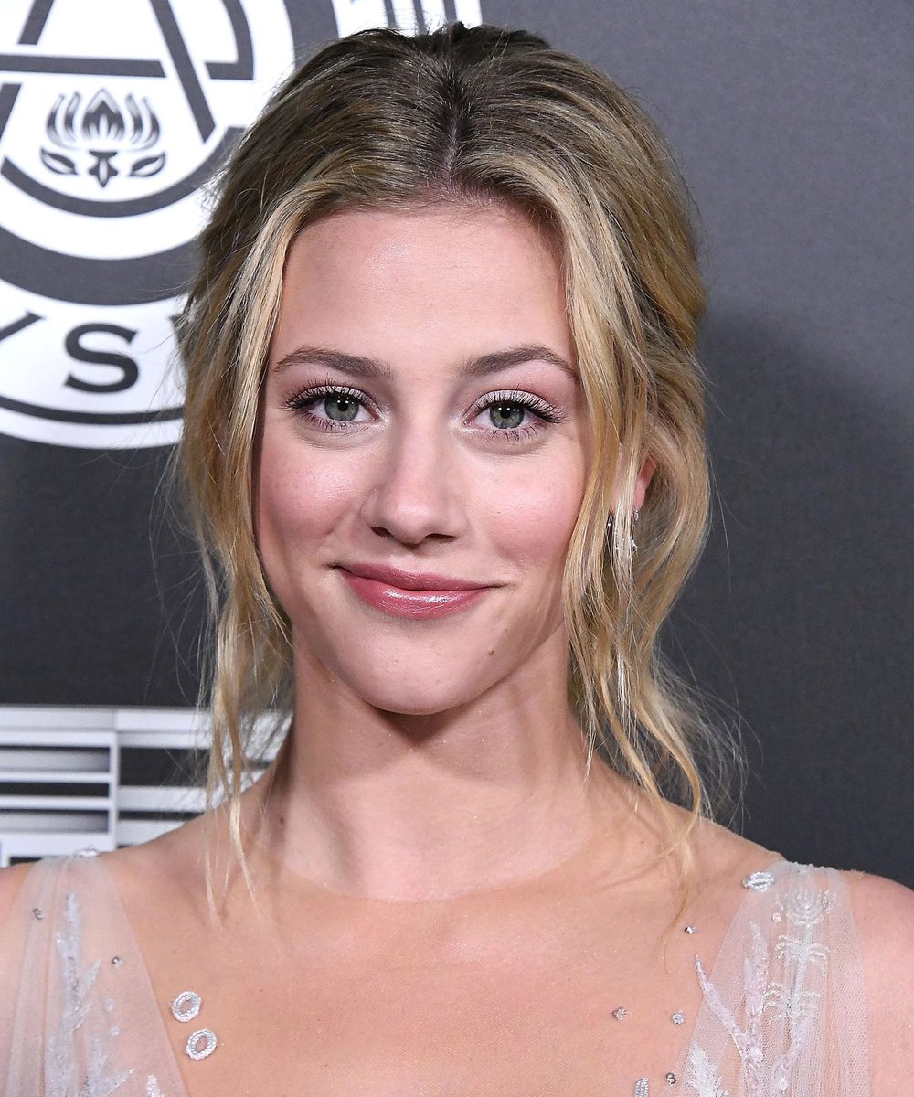 reinhartsdivine's tweet photo. lili pauline reinhart 🙂‍↕️🫶🏻 https://t.co/pfwVJ9Q7zj