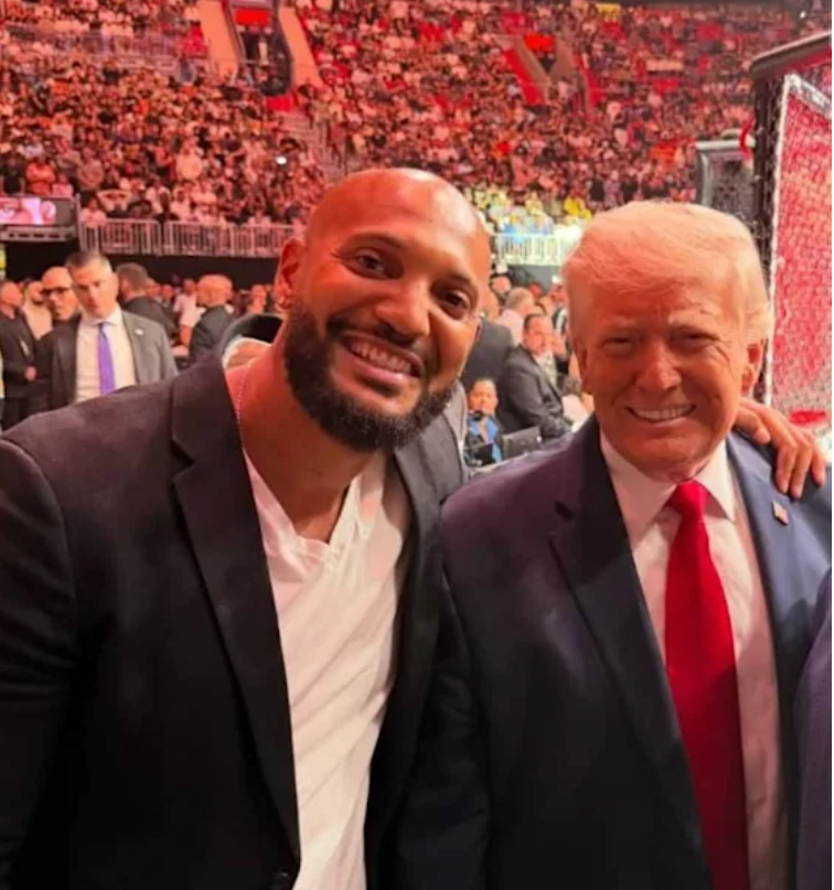 MAGAts_Exposed's tweet photo. Happily married "MAGA to the core" influencer @craiglong45 was arrested during a human trafficking/prostitution sting in Florida this past May.

Craig is apparently friends with President Trump.

What's that saying? Birds of a feather.... https://t.co/k4mU7ZwUS1