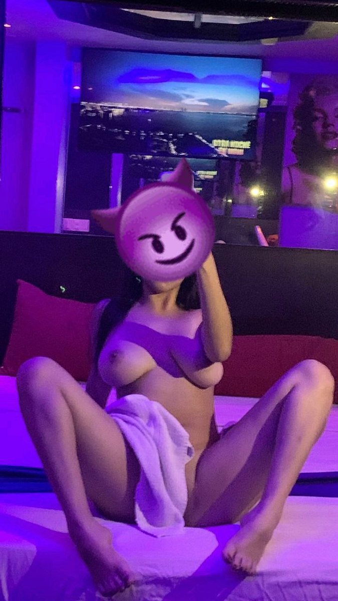 VickymartVIP's tweet photo. Raquel 18a 😈 Disponible Nueva en el Ambiente🔥 

Únete a mi NUEVO canal de telegram https://t.co/UniHHYsJKl

Info a mi DM de (Telegram 
@VictoriaMartVIP/@BandidasVen)

Canal VIP contenido explícito con sus caras (con Amigas Nuevas también) https://t.co/pho8nPDhCl