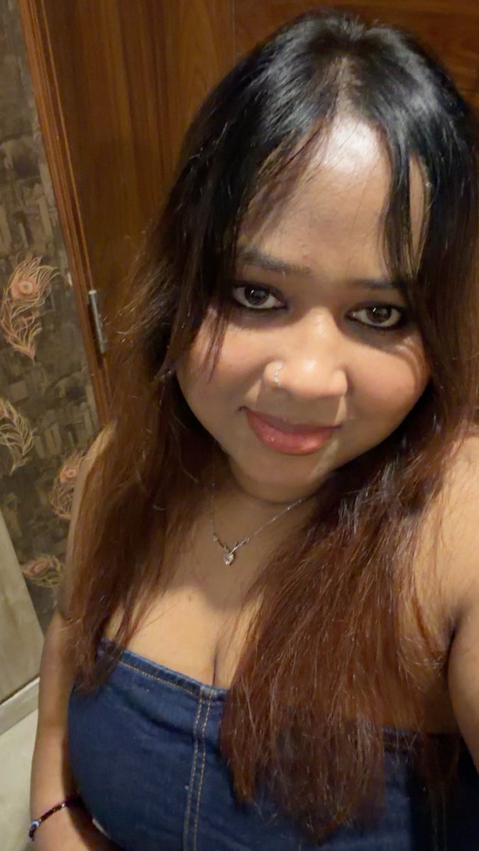 soniya1425's tweet photo. Twitter ke ladke mere photos use krke paisa aur reach kamane mei lag rahe. Posting more jaa jee lo apni jindgi❤️🤣 https://t.co/BroT5sa9rk