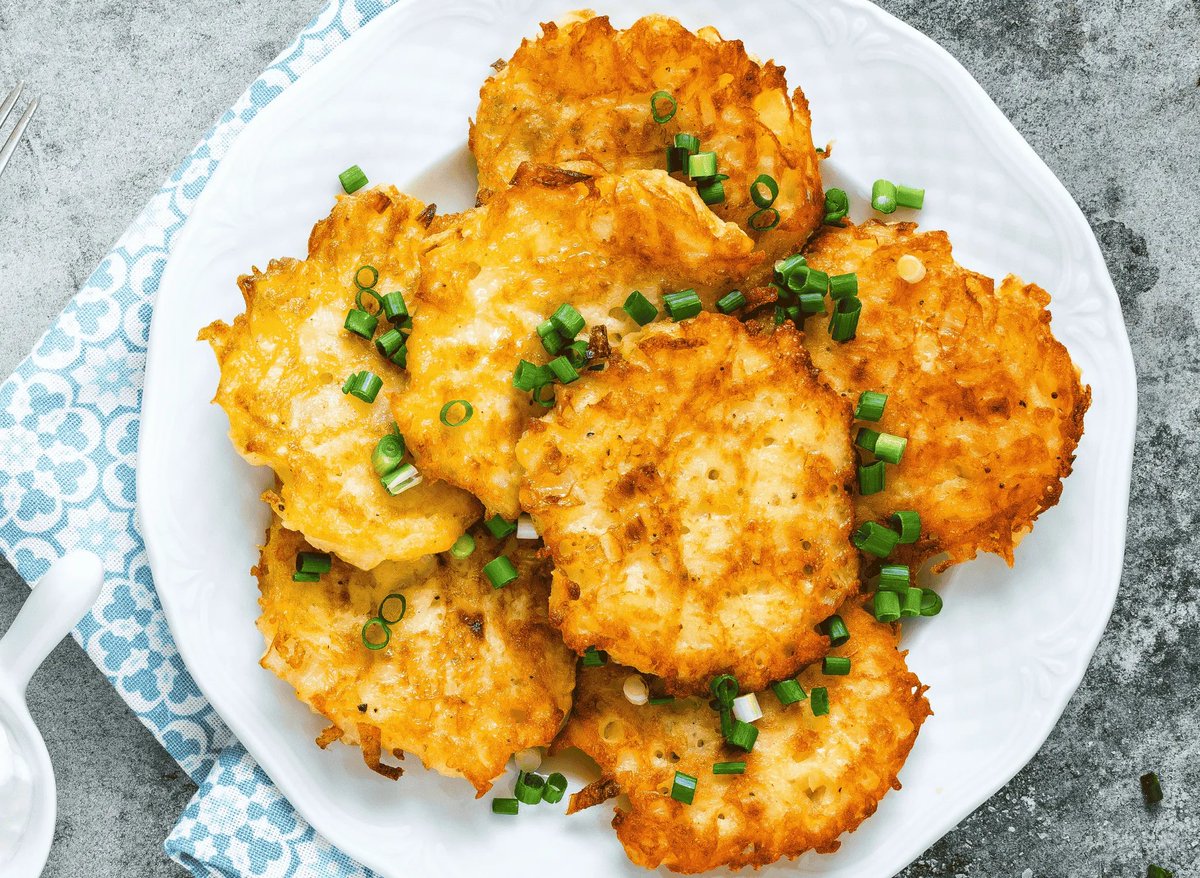 @WanderasLuke last one i'll suggest because latvian food is like potato everything lol, kartupeļu pankūkas is so good it's kinda like a hash brown ig, or rasols (potato salad basically), or even cepelinai, basically its just a potato dumpling stuffed with meat and pan fried, theyre all good ^^ https://t.co/M9uS14i1dj