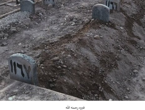 Ibrahimalamrot's tweet photo. ذاكرة
..
قبل 7 أعوام
—
1441-1-1
برمانا - جبل لبنان
-
اتصال من عنيزة مغرب السبت:
( الوالد تعب قليلًا ونقلناه إلى المستشفى بعنيزة، ومنه إلى مدينة الملك فهد الطبية بالرياض) 
-
بحث مضنٍ عن رحلة سريعة إلى الرياض عبر أي طريق ( سبتمبر 2019 - الخطوط مزدحمة بسبب عودة الطلبة والمسافرين ) 
—
1441-1-2
من مطار الملك خالد الدولى إلى المدينة الطبية ( ظهر الأحد .. ) 
-
كان أشبه بنائم لكنه لا يجيب ولا يستجيب "في غيبوبة عميقة".
..
الأجهزة تعمل والأطباء يحاولون ، والأمر كله لله.
-
1441-1-3
عملية جراحية في الرأس 
جلسة مع الأطباء 
بذلنا ما لدينا ( الأمر كله لله ) 
-
1441-1-4
الوضع على حاله
مؤشر الأجهزة في عد تنازلي 
قبيل العصر : 
( أحسن الله عزاءنا ) 
ترتيب نقله إلى عنيزة للصلاة والدفن
-
1441-1-5
جامع البسام يزدحم 
غرفة المشاهدة ملأى بأولاده وأحفاده
مقبرة الرحمة خط طويل من المعزين 
القبر 1167
المنزل مكتظ مع أن " العزاء في الجامع "

( … والملائكة يدخلون عليهم من كل باب سلام عليكم بما صبرتم … ) 
-
إنا لله وإنا اليه راجعون 
-