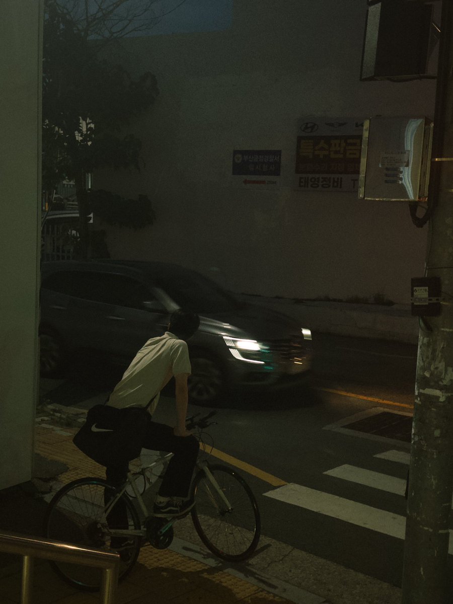 minminimi's tweet photo. 나는 뛰는데 너넨 달리네?
.
아이폰15 프로 https://t.co/uf1TzDgtjq