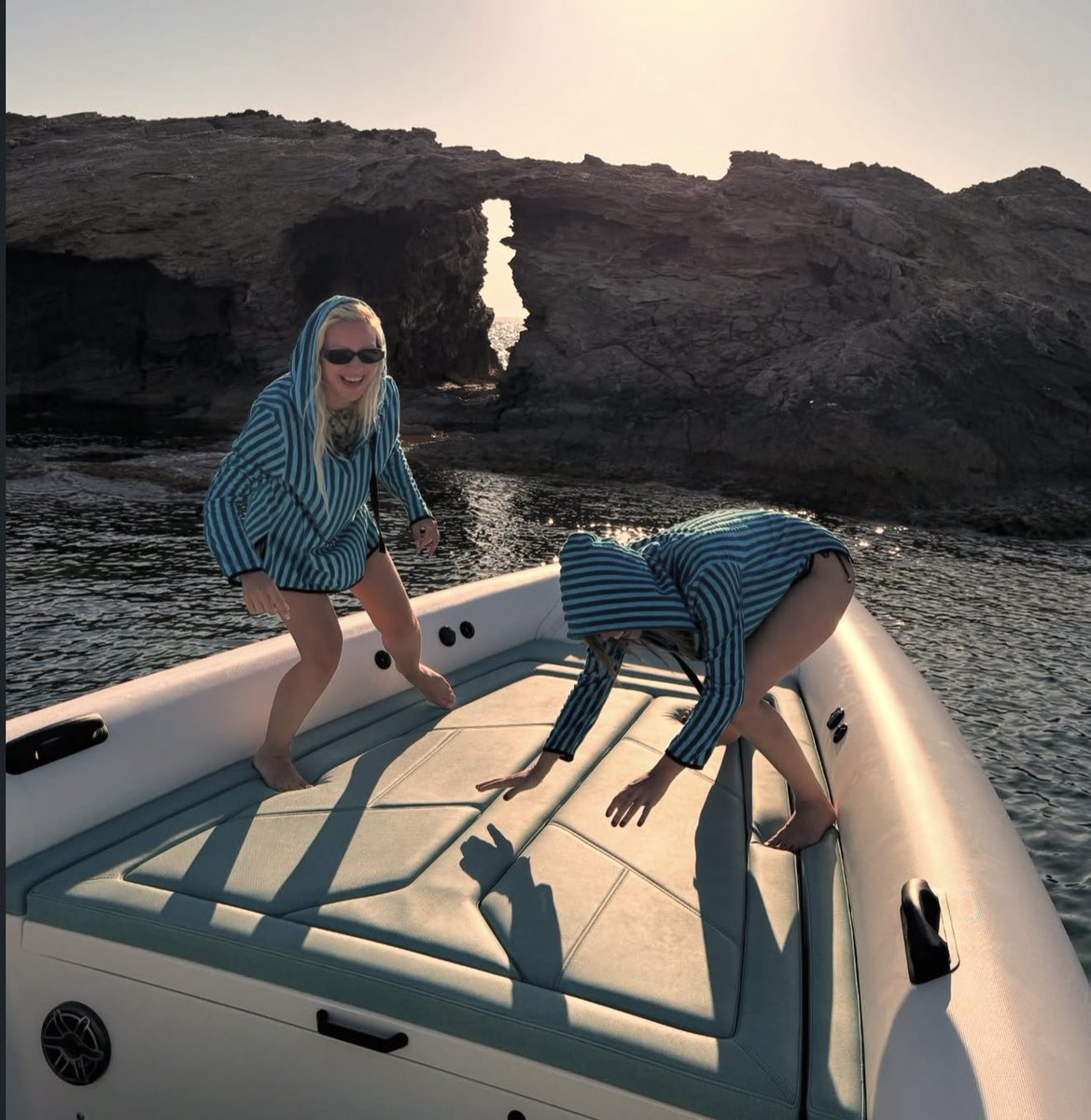 yesimyscmn's tweet photo. Holiday begins creating route…. 
🌊🌊🥂💛☀️ https://t.co/KJUrk1he6e