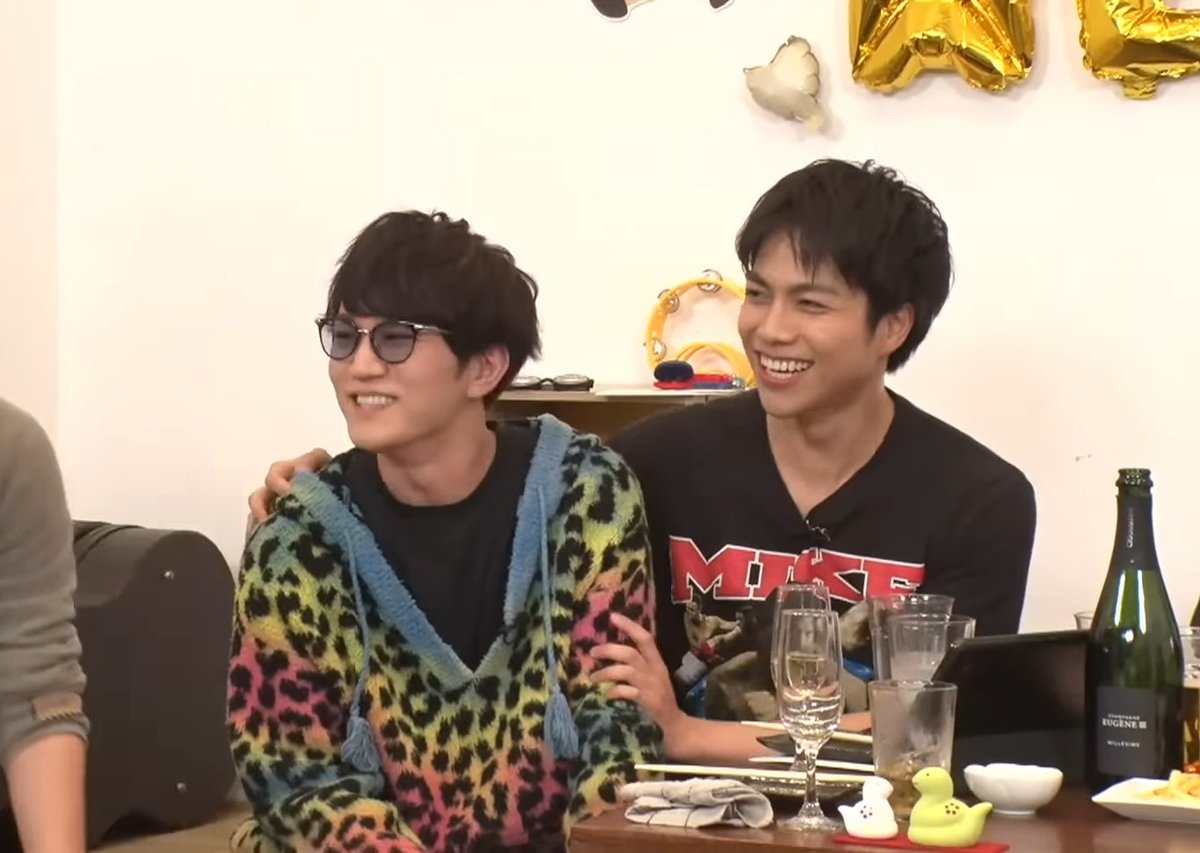 tmhr__rainbow's tweet photo. 過去WESTubeを見返してたら良質なかみしげ見つけた‼️
珍しく(？)お兄ちゃん感強めの重岡さんが良すぎる🫠🫠 https://t.co/a3F8wNXWEb
