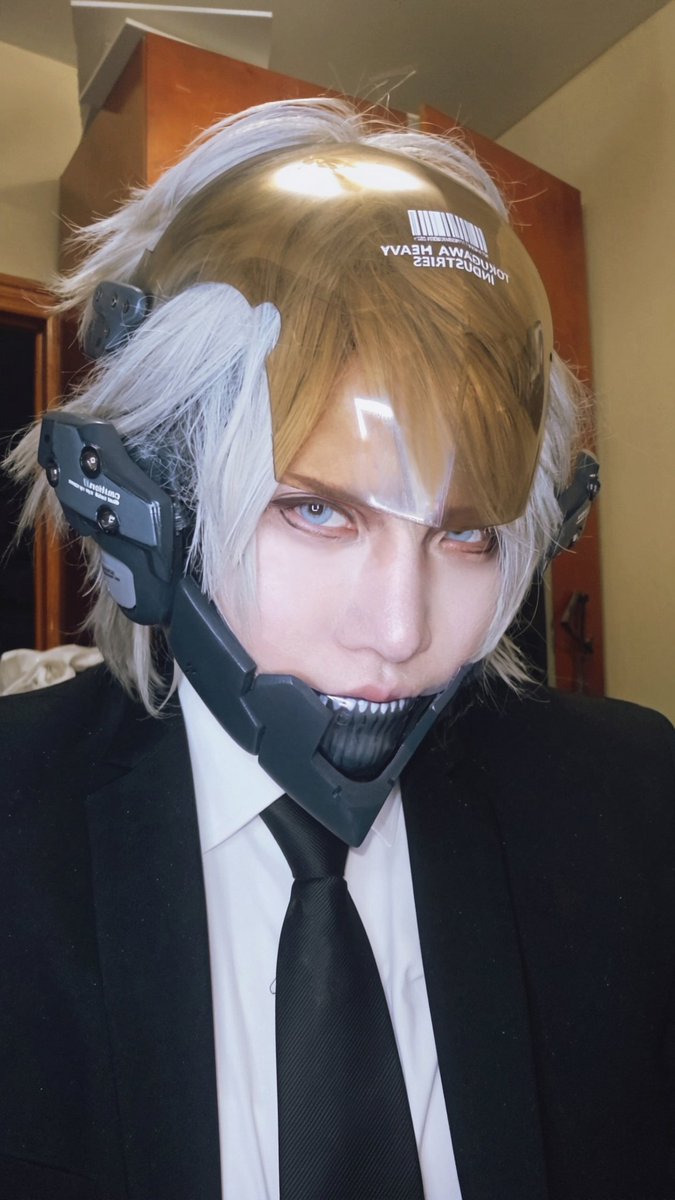 ShioriRaiden's tweet photo. Final version of  my two colors visor for #MGS4Raiden ^^ https://t.co/qBFN8wP1qg