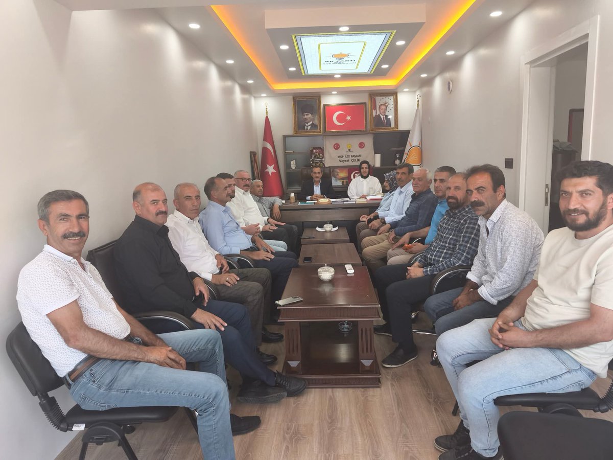 Veysel_elik2121's tweet photo. Yönetim Kurulu Üyelerimizle haftalık olağan değerlendirme ve istişare toplantımızı gerçekleştirdik.
Toplantımızın teşkilatımıza ve ilçemize hayırlı olmasını diliyorum.
#Kulp #Diyarbakır #AKParti
@abuyukgumus @hakanaksu058 @av.ersanaksu @omeriler21 @sunakepoluataman @firatsumer2121