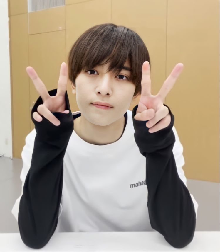 _k_728's tweet photo. 私の推したちがあまりにも偏りすぎている()
可愛い顔、イケメン好き  笑笑笑

4枚目は&amp;TEAMのHARUAくんです
ジャニーズじゃないです笑 https://t.co/e5rYVB5o5x