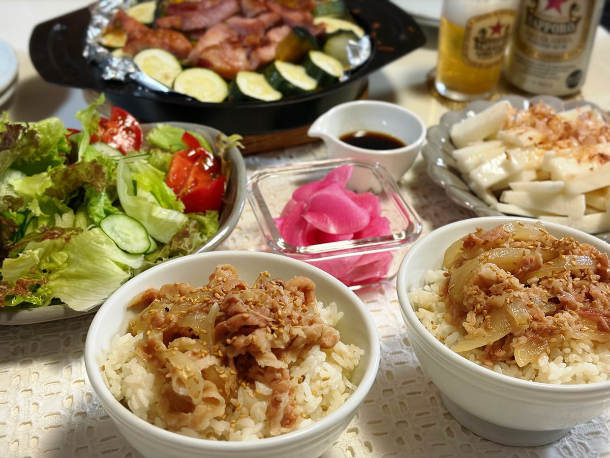 saay_118's tweet photo. 𓂃🍺
・
ただいま、日常！
現実逃避しすぎて戻れないかと思った2週間🦥
・
#おうちごはん
#夜ごはん
・
高総体、中総体、二者面談週間、ホームステイ、
各打上げ🍻
世のお母さんとみなさんおつかれ生です🍺 https://t.co/TpQYBiFWy5
