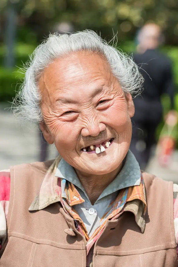 dogesh54's tweet photo. This is 'Shi'-Jinping's first wife, whom he left when she got pregnant because she was a shang🥺 https://t.co/jUP0ZuOxyM