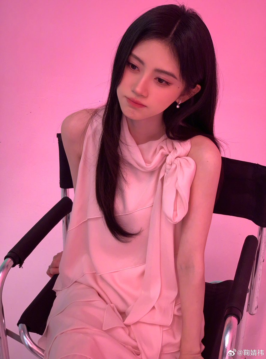 corazon_jy's tweet photo. 260616 쥐징이 웨이보 업데이트 (1/2)
‘😉’
#쥐징이 #鞠婧祎 #JuJingyi #จวีจิ้งอี https://t.co/ttEaHdxkDn