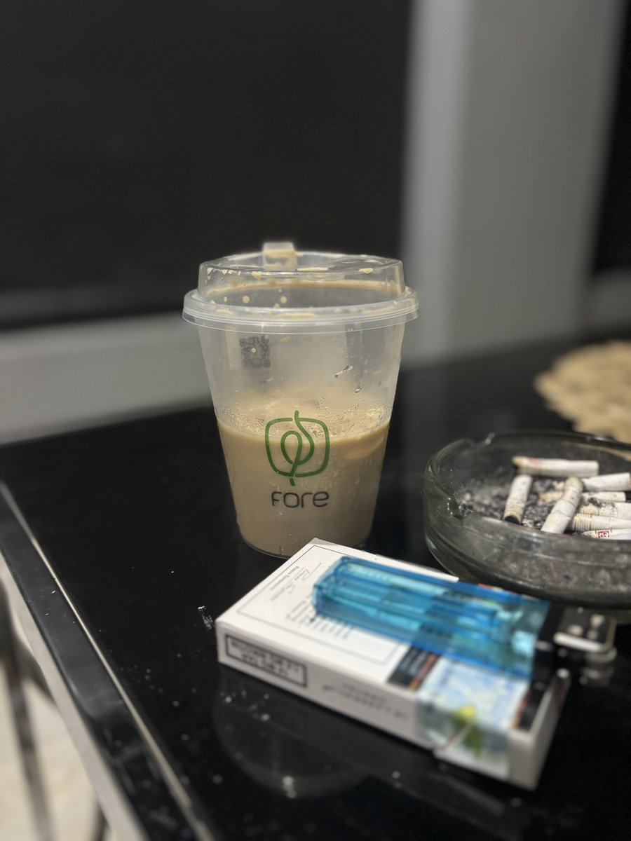 donbeasttt's tweet photo. Seperti biasa, lebih nikmat beli lalu minum di rumah, lebih nyantai, bisa nikmati lagu sendiri pula, udh gk bs rame2 si jujur, kalian gmn ? ada yg sama ? Keluar cuma buat jalan2 bntr trus beli kopi lalu plg, hahahahha.. https://t.co/W2ITEuaaH5