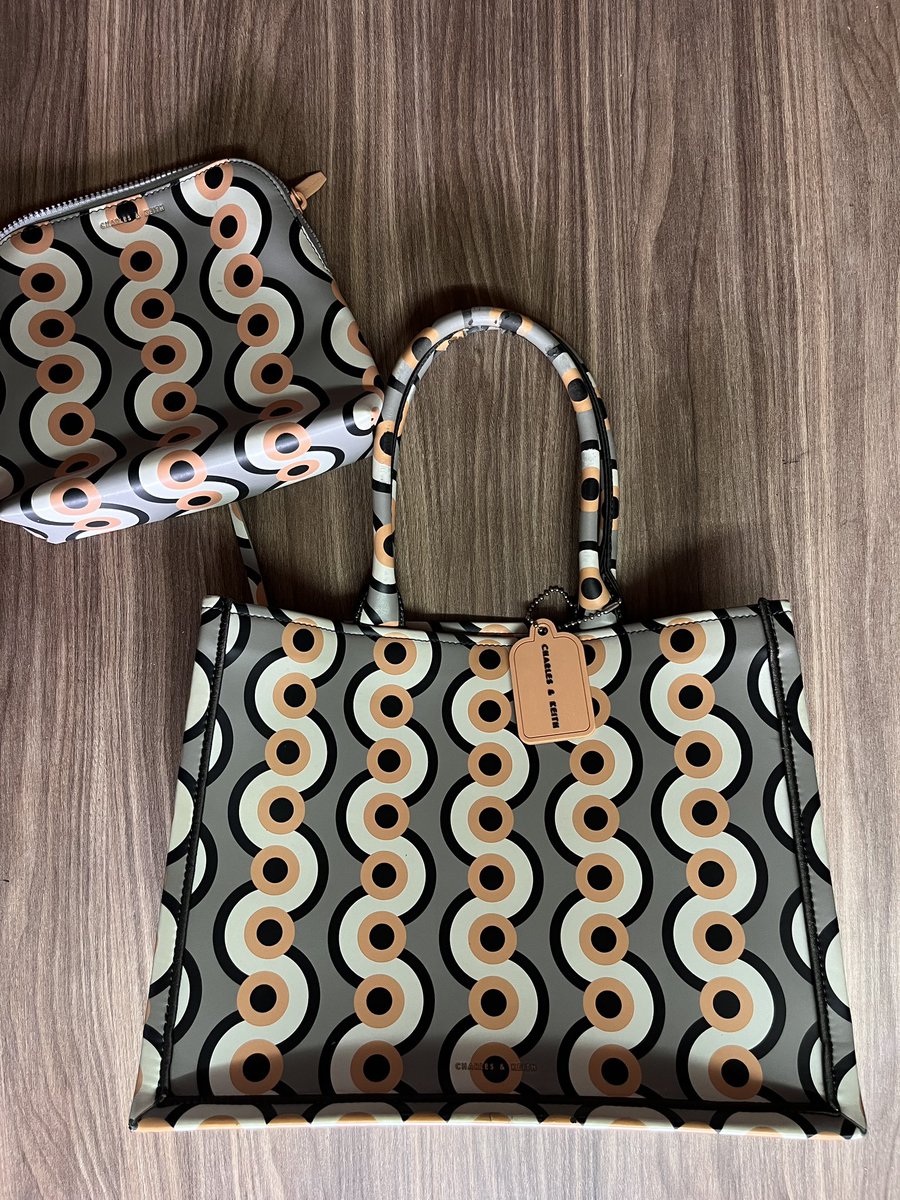 cinb114's tweet photo. 8. Charles &amp; Keith Tote Bag Taupe - from 3,000
✨ ถุงผ้า ป้ายแท็ก ตำหนิลอก*
🧺 710.- (ค่าส่งตามจริง)

#stylistshop #ส่งต่อเครื่องสำอาง #ส่งต่อเสื้อผ้า #เสื้อผ้ามือสองสภาพดี #ส่งต่อกระเป๋า #โล๊ะตู้ #ส่งต่อกางเกง #charleskeith https://t.co/bKV9gD85tG