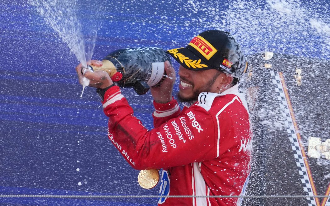 ferrarinewstr's tweet photo. 🔥 Lewis Hamilton 7 yarış sonunda, neredeyse şampiyonluk savaşı verdiği 2021 sezonundaki kadar puan topladı. 

2021: 119 puan
2022: 50 puan
2023: 87 puan
2024: 35 puan
2025: 53 puan
2026: 115 puan https://t.co/6koe7xW0eR