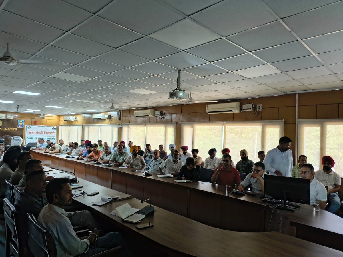 MediaMehta's tweet photo. DC-cum-DEO Aaditya Dachalwal said that comprehensive training is being imparted to officials and staff for the smooth, transparent, and timely implementation of the Special Intensive Revision (SIR)-2026 of electoral rolls. Training for 71 supervisors was conducted in Rupnagar. https://t.co/UPTUtR3G4t