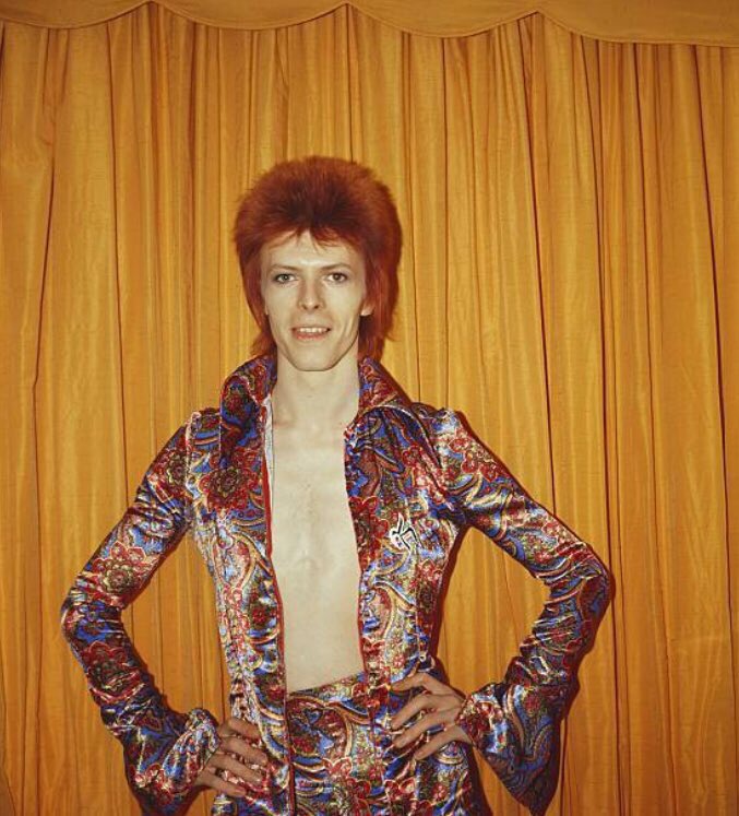 DavidBowieBot's tweet photo. 『ジギー・スターダスト』は、君たちへの贈り物だ。

✳︎本日6月16日はアルバム『ジギー・スターダスト』のリリース54周年記念日です㊗️

#HappyBirthdayZiggy
#ZiggyStardust54th https://t.co/qePKhipTnd