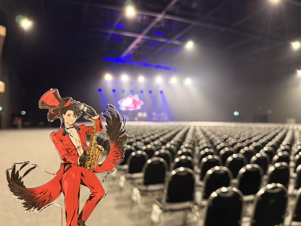 ATLUS_Gamemusic's tweet photo. ついに本日より「#ペルソナ５ スペシャル・ビッグバンド・コンサート」のアジアツアーが開幕🎉

最初の開催地はバンコク！アジアツアー限定のフォトスポット＆物販盛り上がっております✨

ここからアジア5か国を巡り、最終公演である日本公演までノンストップで駆け抜けます🔥
6月30日からの日本公演も、グッズの「事前決済・当日受け取り」やチケットトレードを実施中！

日本公演もお楽しみに！

グッズ購入🛒
https://t.co/1qkWaNO1pA

チケットトレード🎫
https://t.co/NW0PpiliEj

#P5BB #ペルコン