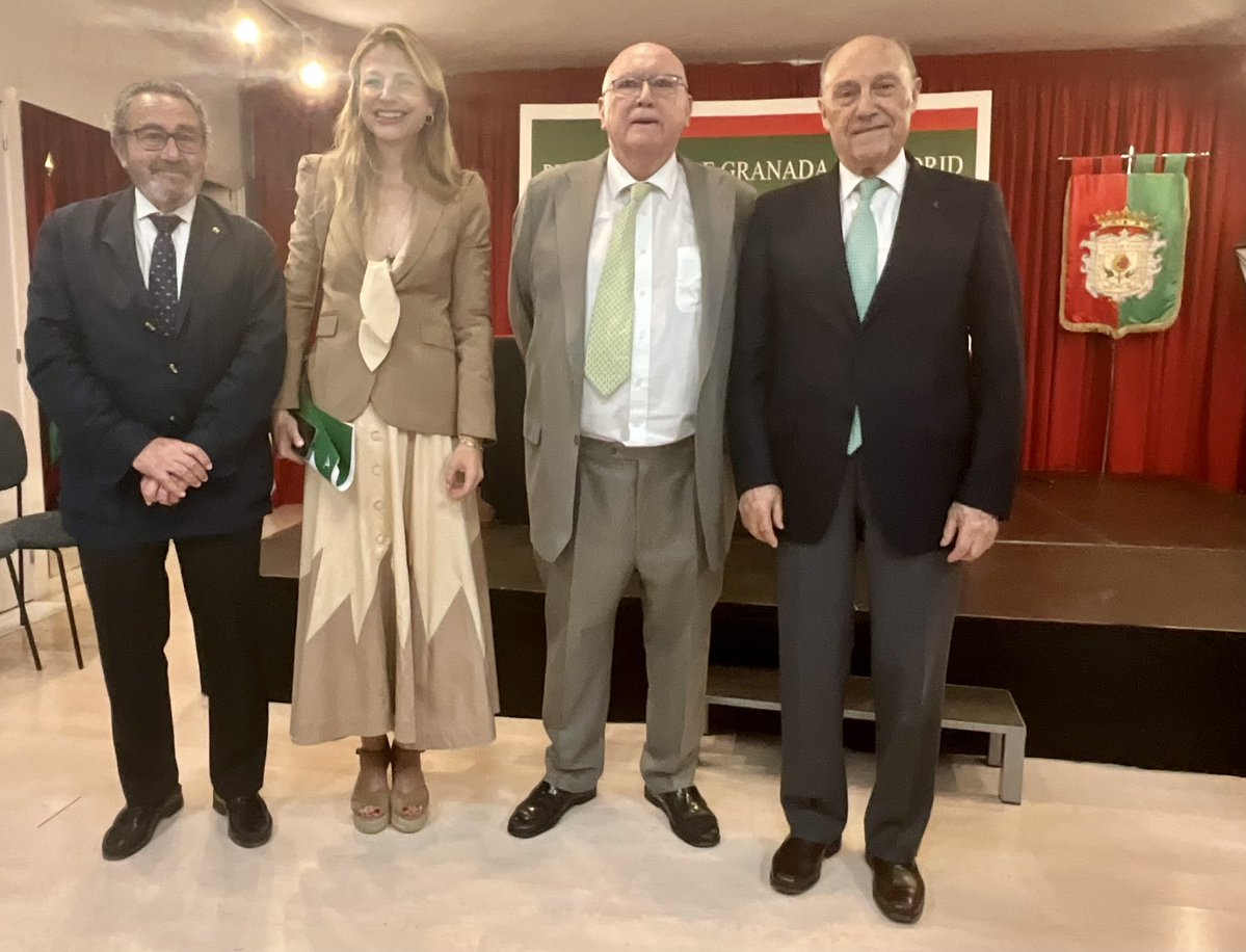 titastolfi's tweet photo. Recapitulación últimas semanas. Celebrando el Corpus Christi con el Premio Casa de Granada en Madrid 2026 al Catedrático y Letrado de las Cortes, D. Antonio Jiménez-Blanco y Carrillo de Albornoz. Muchas gracias a nuestros servidores públicos por defender nuestro Estado de Derecho https://t.co/RWzv3EkCkC