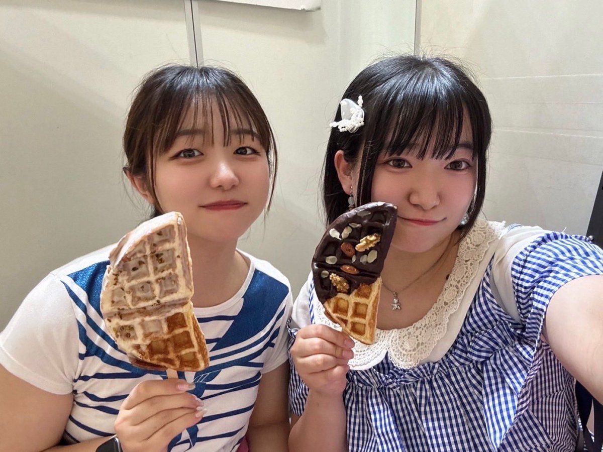 manaka_aida's tweet photo. 【お知らせ】
先日、#アリオ深谷 『みらいたうんへようこそ！〜親子で学べるSDGs』にて会場MCとまなかお姉さんとして出演しました🙌🏻
間伐材で出来た木製うちわにみんなでお絵描きをしたり、歌に合わせて踊ったりしました☀️
盛りだくさんな1日、ありがとうございました🤍 https://t.co/rrOTQknXhQ