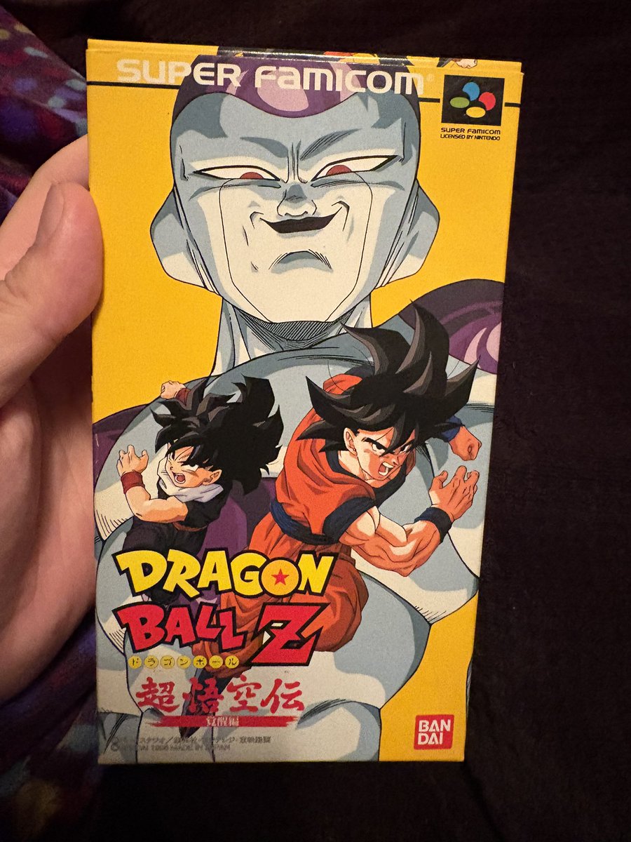 halu_halu_99's tweet photo. めちゃくちゃ綺麗な状態の超悟空伝覚醒編買えた！
覚醒編自体なかなか見かけないのにめっちゃ綺麗で嬉しい。
裏に管理タグ直貼りしてた後があるけど、これくらいならいいや。
まだ上手く剥がしてある方だし。

突撃編も持ってるから龍剣伝の動画作り終わったら遊ぼうかな。 https://t.co/mAOigKBgr3
