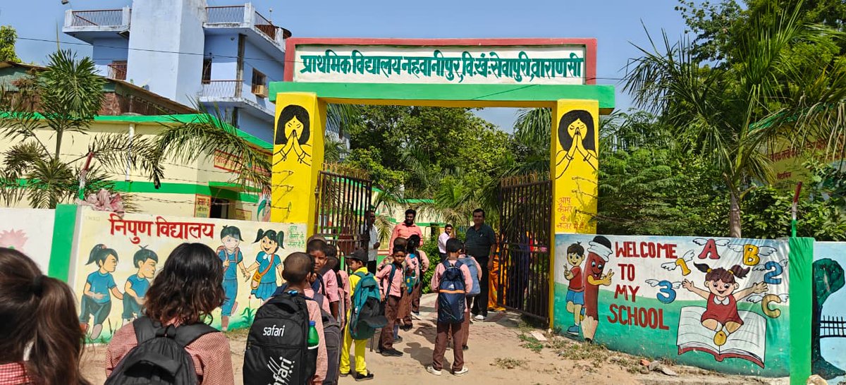 basicshiksha_up's tweet photo. वाराणसी : ग्रीष्मावकाश के उपरांत प्राथमिक विद्यालय नहवानीपुर, सेवापुरी में बच्चों का स्वागत रोली, चंदन एवं पुष्पों से विद्यालय के सभी अध्यापकों, शिक्षामित्रों एवं रसोइयों द्वारा किया गया।।
#SchoolChaloAbhiyanUP #SchoolEducation #SamagraShiksha #BasicEducationUP #BasicShikshaUP https://t.co/PGw1lY01BU