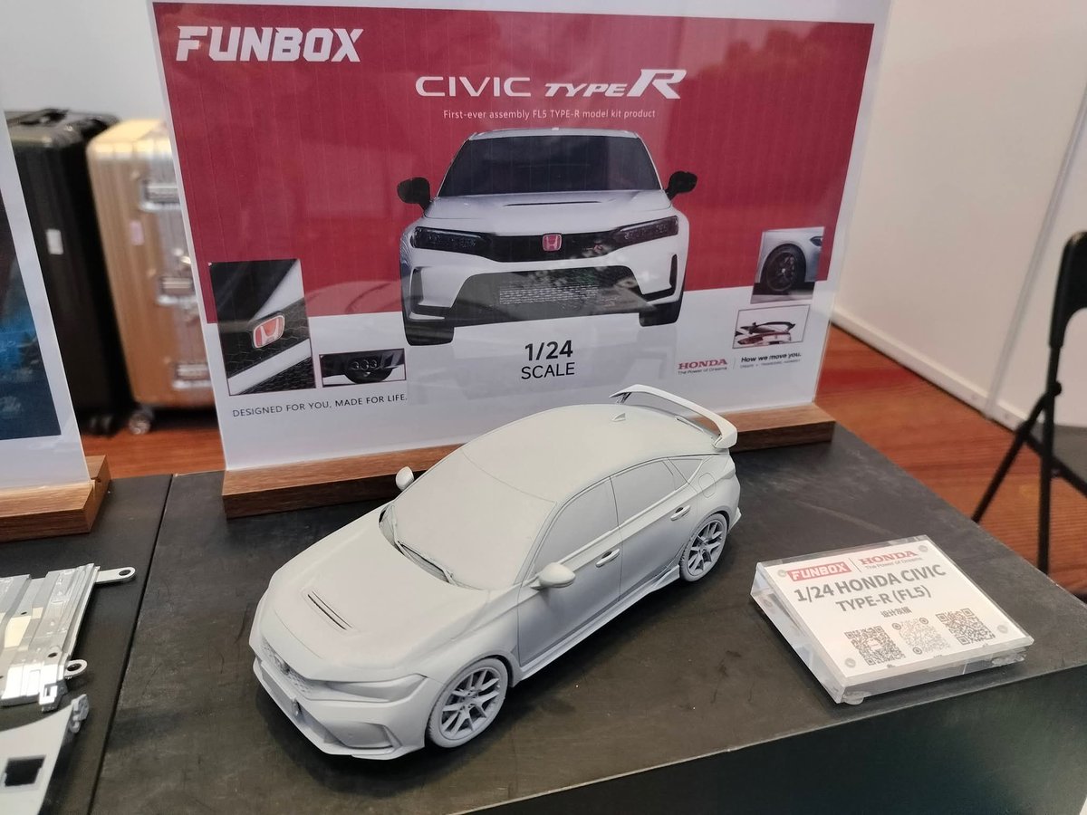 masahiko_gt's tweet photo. FUNBOX 1/24 ホンダ シビック タイプR (FL5)。プラスチックモデルキットです。LYNK&amp;CO 03 TCR同様に発売時期は不明。 https://t.co/t4v0Tg5IRi