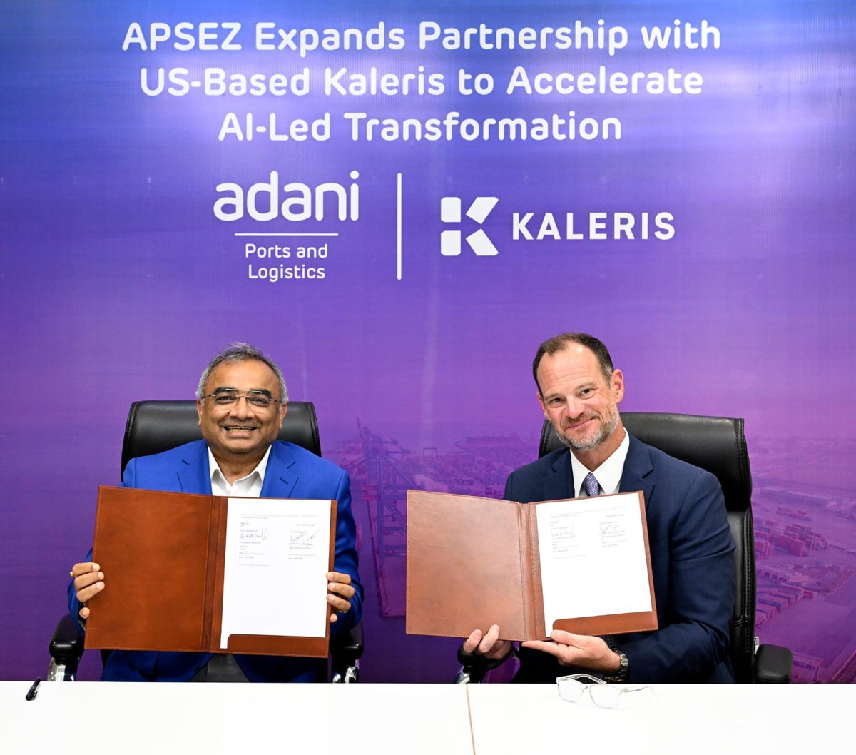 UpendrraRai's tweet photo. Adani Ports and Special Economic Zone Ltd (#APSEZ) has signed a multi-year agreement with Kaleris, as part of its broader 2030 objectives involving an outlay of USD 850 million towards decarbonisation, technology upgrades and one billion tonnes of cargo handling capability per annum. @AdaniOnline @gautam_adani
