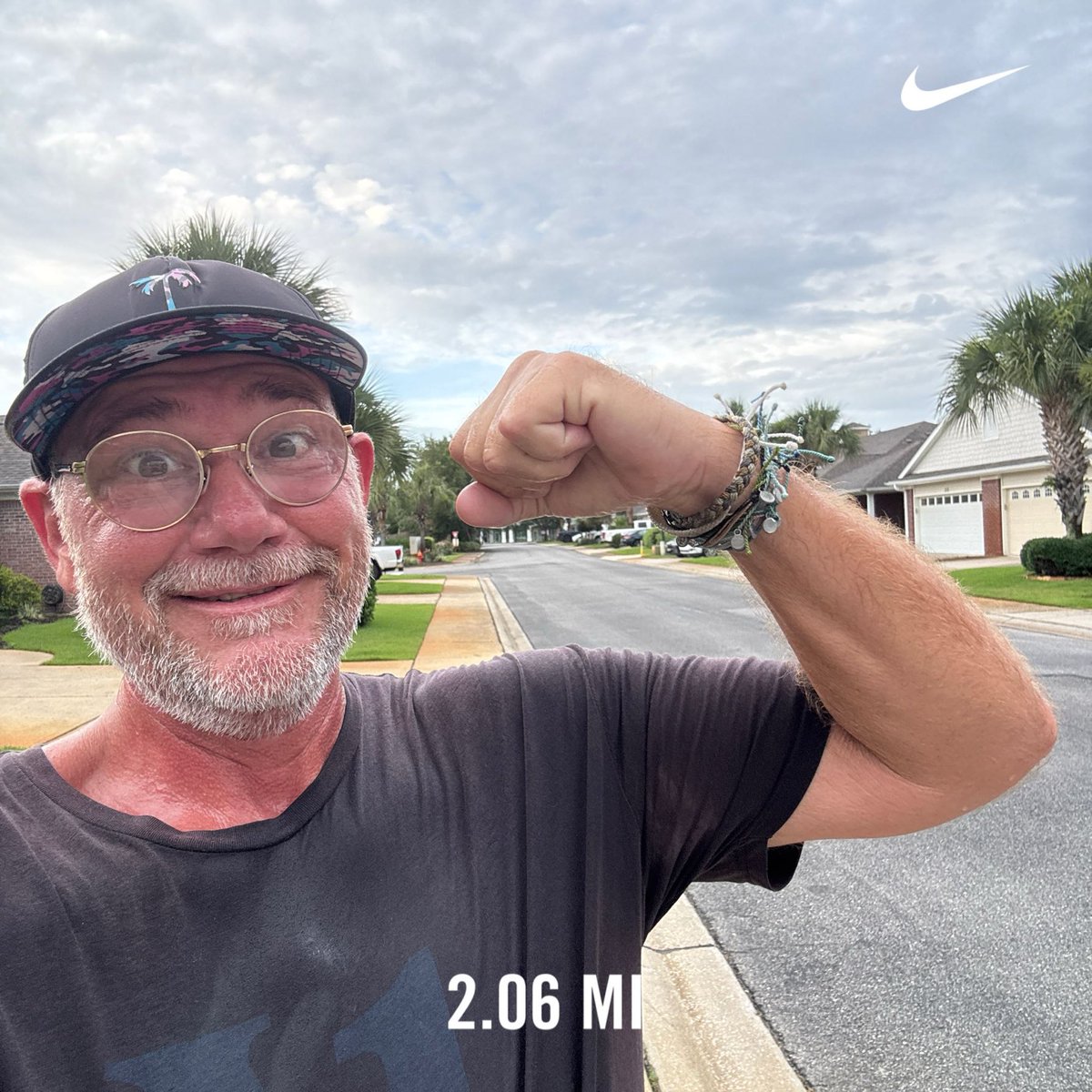 Captainsnow's tweet photo. 🎤🎶”You got some kinda hold on me
You're all wrapped up in mystery”

💪🏻#happytuesday #justdoit https://t.co/pP2vzxvFst