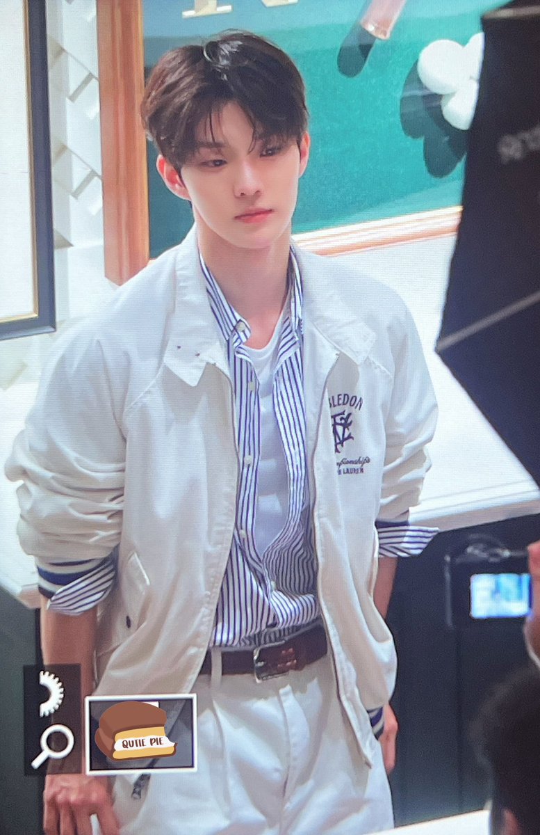 QutiePie_1105's tweet photo. 260616 
Ralph Lauren Wimbledon Pop-up in Hong Kong
#THEBOYZ #더보이즈 #Q #큐 #지창민 https://t.co/zBpPsFVRZl