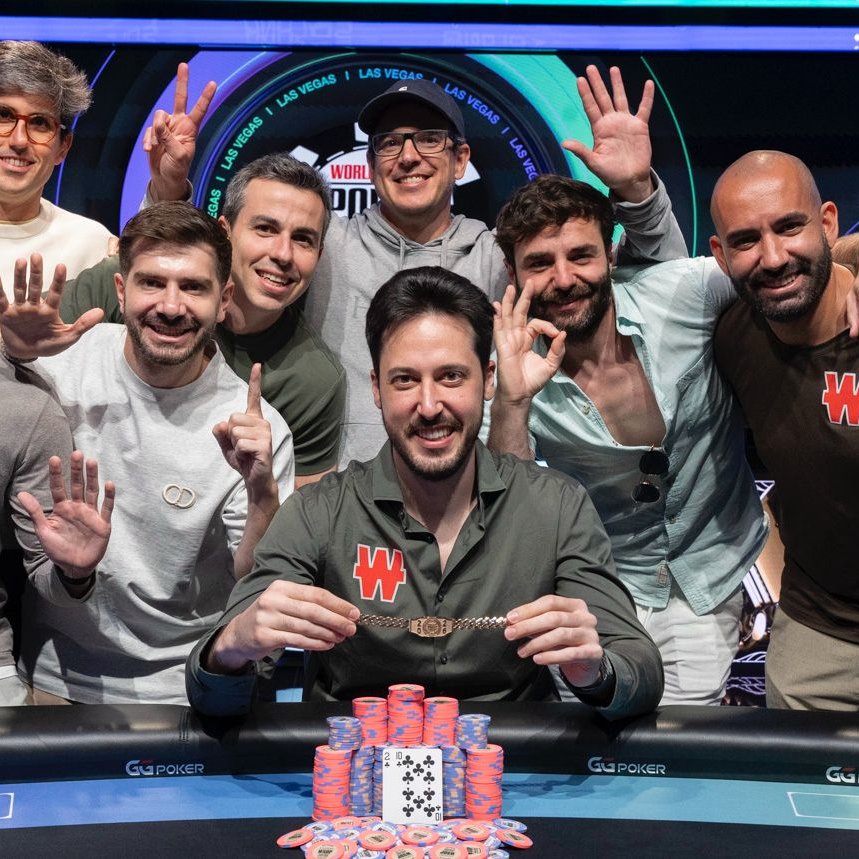 Winamax's tweet photo. 🎁 Pour fêter la maxi victoire d'Adrián Mateos, on invite 10 d'entre vous sur le Mini Main Event des Mini WSOP !

❓ Quand Adrián atteindra-t-il la première place de la All-Time Money List ?

✍️ Ta réponse + RT + Like + Follow et ton pseudo Winamax. https://t.co/SSGO9ajG2T