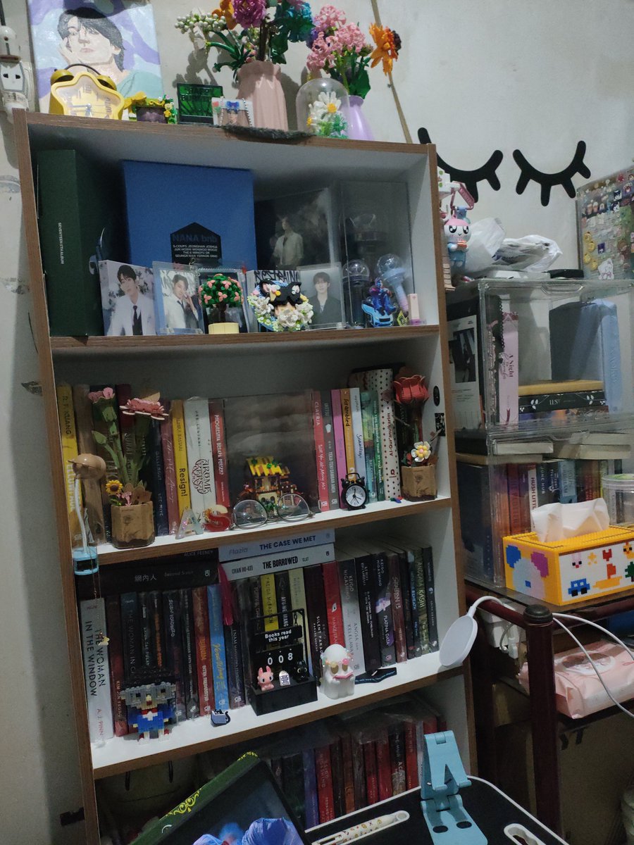 tri_as22's tweet photo. @bibliobase belum beberes rak nya .. https://t.co/54UqcJHENR