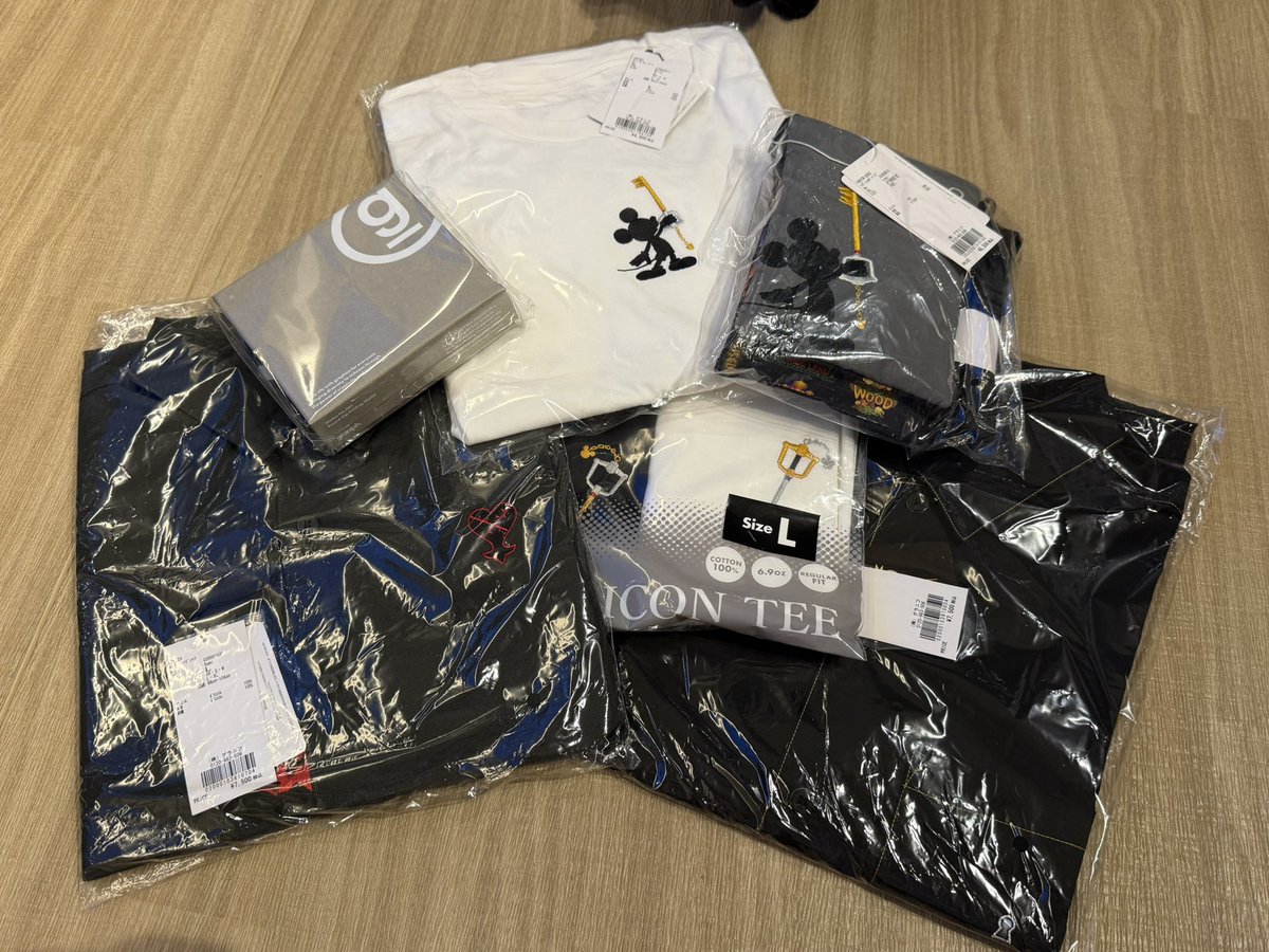 Ychamchamy's tweet photo. おうち着いたら最高の服たちが届いててハッピーハッピー https://t.co/7OwlKTmcWm