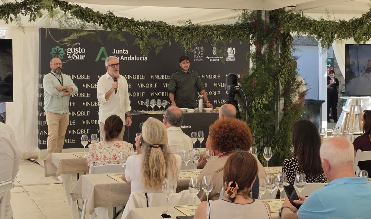IfapaJunta's tweet photo. El técnico del #IFAPA Ángel Luis López ha participado en el Salón Internacional de Vinos Nobles con la ponencia "Quesos de #Andalucía y los vinos andaluces: expresión de un territorio"🧀

Ha puesto en valor la #calidad, #diversidad y #singularidad de estas producciones 🔝 https://t.co/TlkS5ySwC0