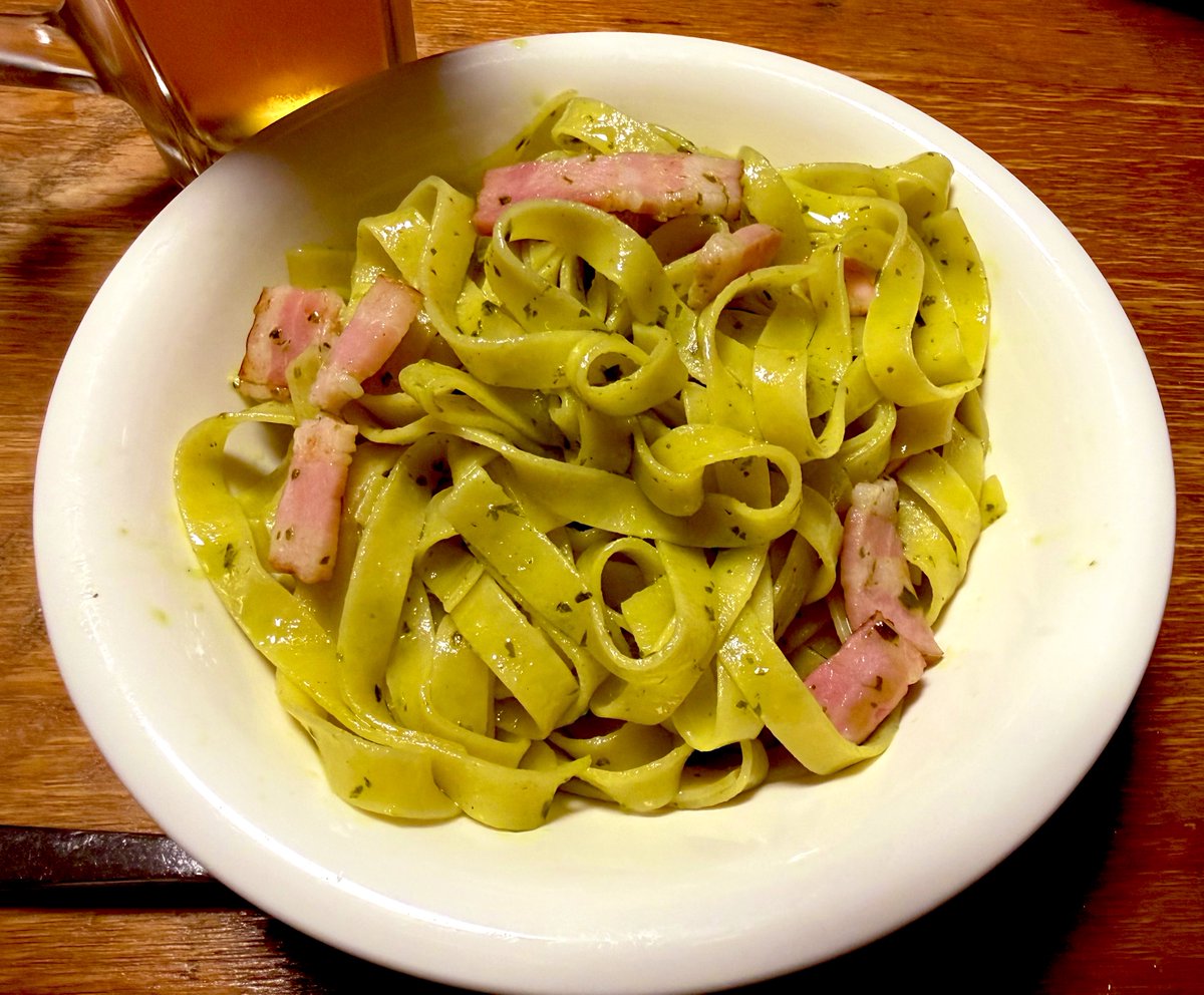 TK_BASE1's tweet photo. 今日は
ジェノベーゼハムノッセ🍝

昨日から少し改良してより緑になるようにしてみた🍴 https://t.co/q0nsb5XqFQ