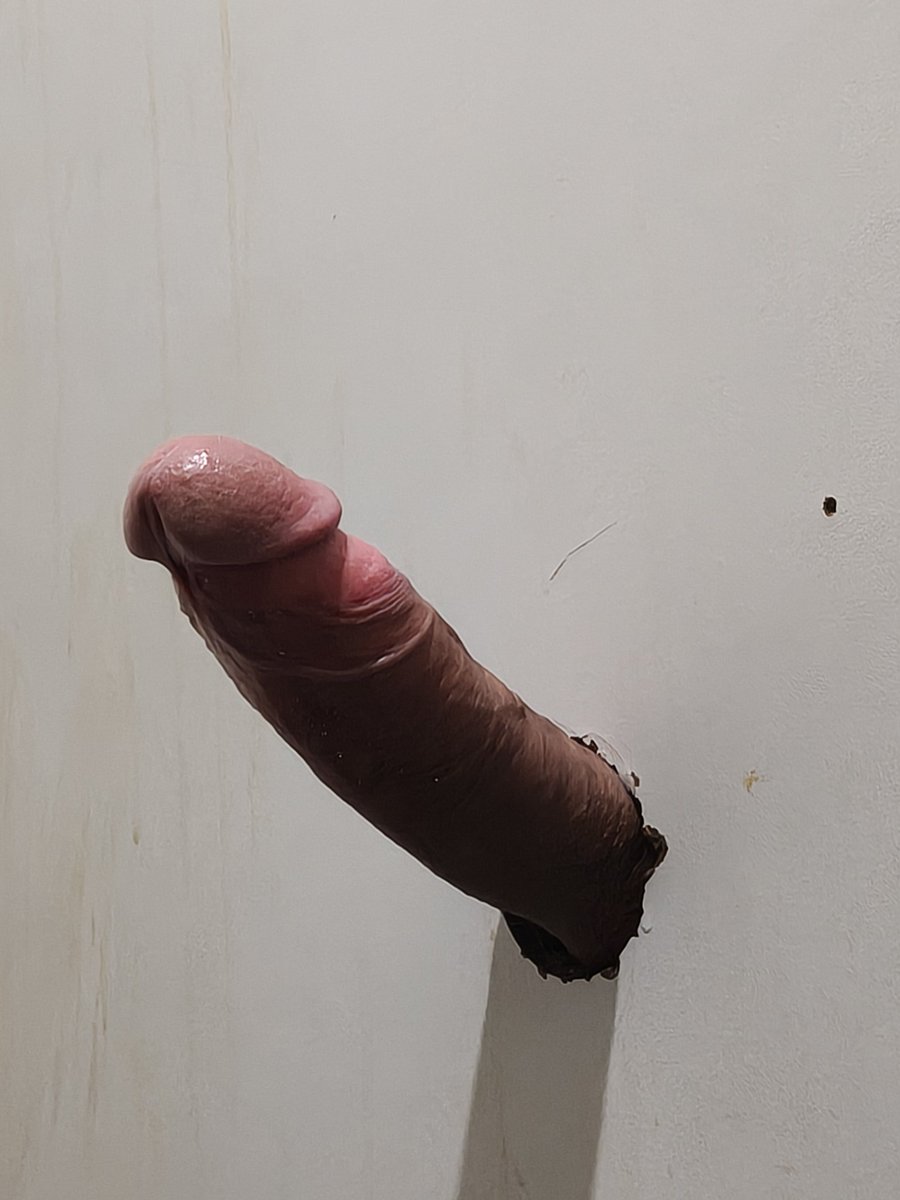 sapphire9246809's tweet photo. 好长好粗的一根，至少16cm，还是上翘的，口感超好，最后射了好多😋#鸟洞 #长沙鸟洞 #长沙大学城 #gay https://t.co/bXUK2pfsfM