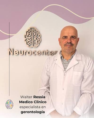 Gustavomecheva's tweet photo. Este tipo le dijo a una alumna en una clase de 3er. año de Medicina en la UNCEN en Olavarría que era “una montonera” a la cual “había que matarla, cargarla en el baúl de un Falcon verde y tirarla por ahí”. Se llama Walter Ressia. 
Un HDP. https://t.co/BUvnTziVZq
