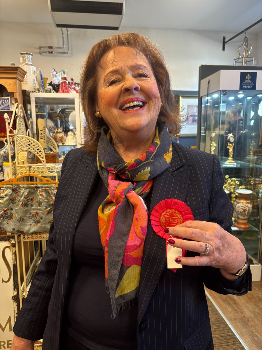 AntiqueRoadTrip's tweet photo. 🏆Margie YOU are the prize! https://t.co/MDMgEqXZAl
