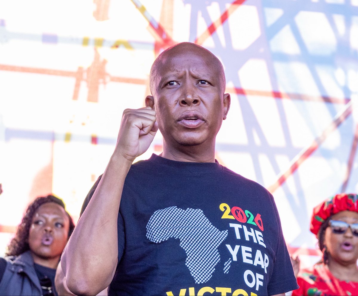 EFFGautengProv's tweet photo. 🚨In Pictures🚨

President and Commander-In-Chief, @Julius_S_Malema at the #EFFJune16Rally. https://t.co/s89NTsiFzB