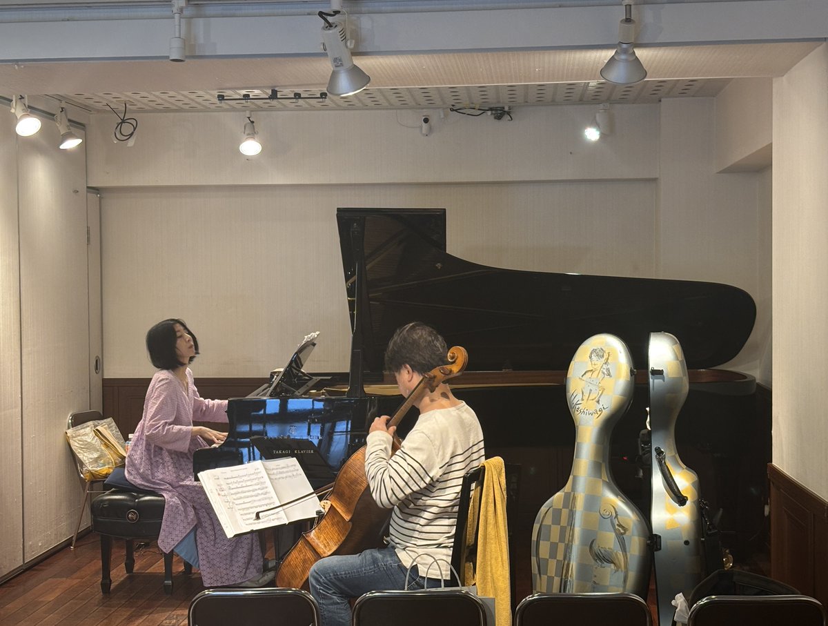 InfoKashiwagiVc's tweet photo. 今週は🎹#宮野寛子 with 🎻#柏木広樹 緑蔭の響きー4都市を巡るツアー✨

６/１８(木) #浜松 HERMIT DOLPHIN
６/１９(金) #大阪 ドルチェ・アーティスト・サロン
６/２０(土) #岐阜 サロンドルチェ
６/２１(日) #愛知 山のホール

残席僅かの公演も💨ご予約詳細は👇
https://t.co/dMu5ZOIka7 https://t.co/gLh0th65qD