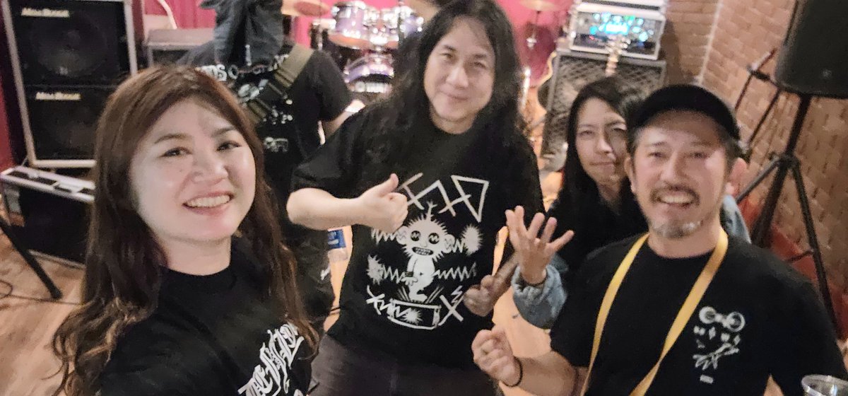 YxAxD_NaganoJP's tweet photo. Defiled presents
Bizzare Voice Vol.144
Nagano @ Rosebery Cafeに携わっていただいた方々、ありがとうございました!!!
月曜日からブラストの嵐でサイコーでした!
ありがとうございました!!!

Defiled
Gods of Grind
YxAxD https://t.co/57WhRRn7CR